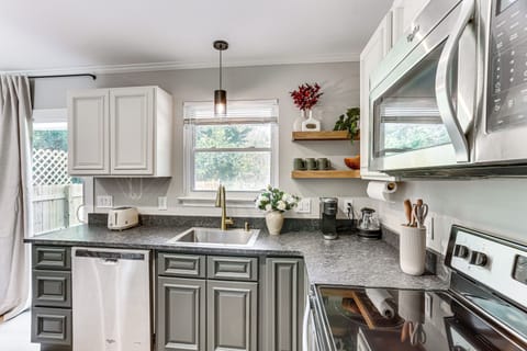 House (2 Bedrooms) | Interior