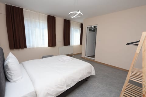 Standard Room | Desk, free WiFi