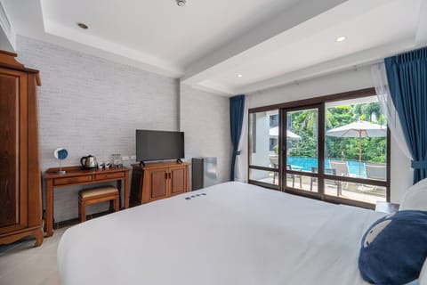 Deluxe Double Room, Pool Access | Desk, laptop workspace, free WiFi