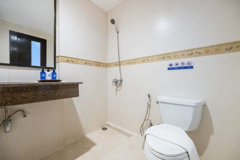 Shower, towels, soap, shampoo