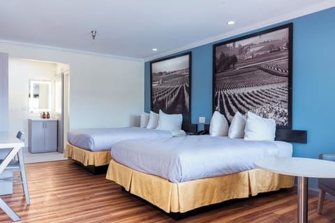 Deluxe Studio | Premium bedding, down comforters, desk, blackout drapes