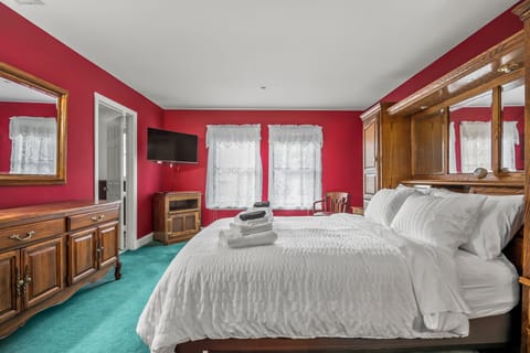 Iron/ironing board, free WiFi