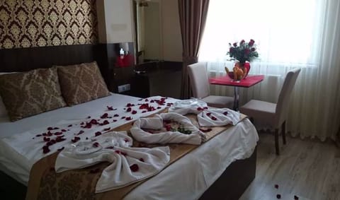 Premium bedding, minibar, in-room safe, desk