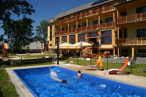Outdoor pool, sun loungers