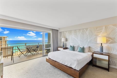 Breathtaking Studio Ocean Views! Pool! Beach! | WiFi (free), bed sheets