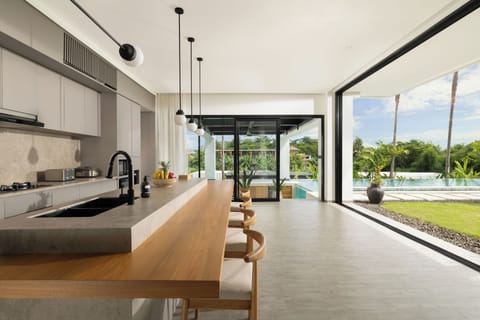 Family Villa, 6 Bedrooms, Pool View | Private kitchen | Mini-fridge, microwave