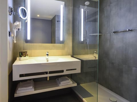 In-room safe, desk, blackout drapes, soundproofing