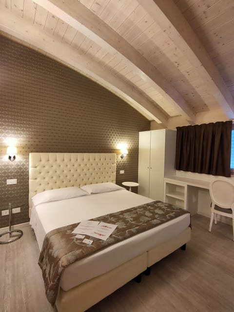 Standard Double or Twin Room, 2 Bedrooms, Tower | Premium bedding, minibar, individually decorated, desk