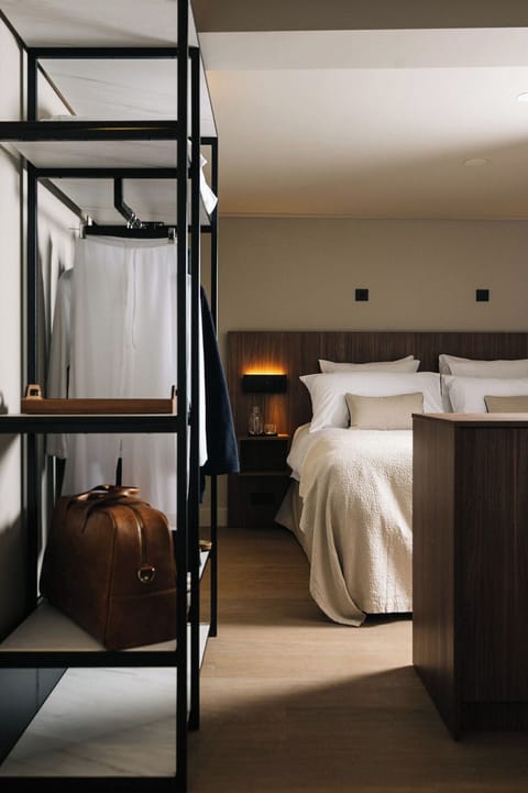 In-room safe, desk, laptop workspace, free WiFi