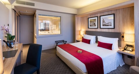 1 bedroom, premium bedding, minibar, in-room safe