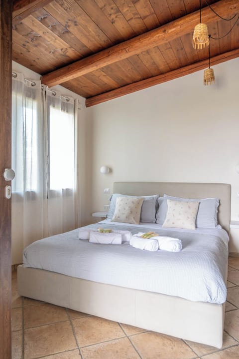 Deluxe Double Room, Garden View | Premium bedding, down comforters, memory foam beds, in-room safe