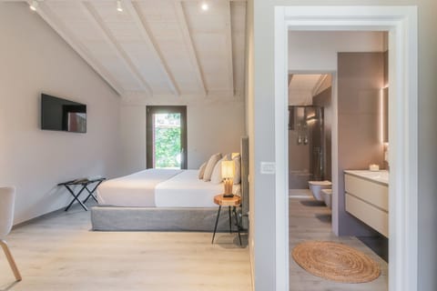 Superior Room | In-room safe, desk, laptop workspace, iron/ironing board