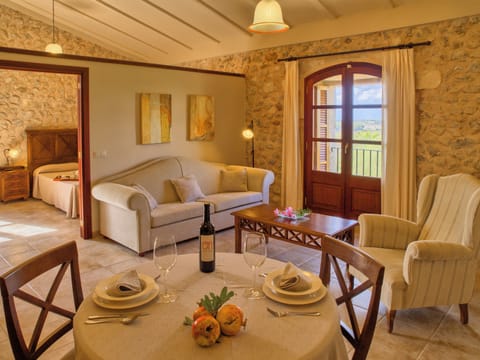 Family Apartment | Living room | 40-inch flat-screen TV with digital channels