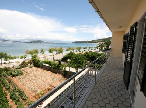 Apartment (Four Bedroom Apartment with Sea View) | Balcony