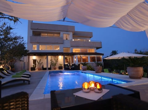 Villa (Five Bedroom Villa with Pool) | Outdoor pool | Outdoor pool, pool umbrellas, sun loungers