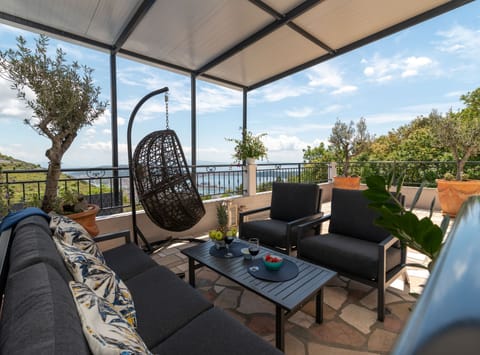 Villa (Three Bedroom Villa) | Lounge