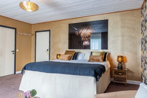 Deluxe Double Room | Blackout drapes, iron/ironing board, free WiFi