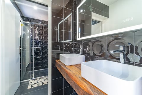 Shared Dormitory, Women only, Non Smoking (5 Twin Bunk Beds) | Bathroom | Toilet paper