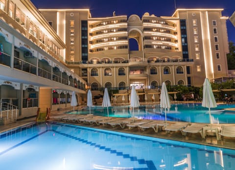 Indoor pool, 2 outdoor pools, sun loungers