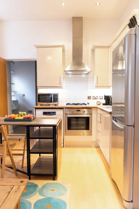 Classic House, Patio | Private kitchen | Electric kettle, toaster