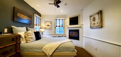 Nauset Light | Premium bedding, minibar, laptop workspace, soundproofing