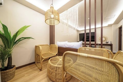 VIP | Premium bedding, individually decorated, individually furnished, desk