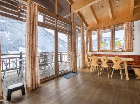 Chalet | Living room