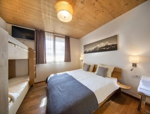 House | 3 bedrooms, bed sheets