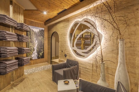 Sauna, steam room