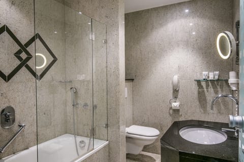 Shower, hair dryer, bathrobes, slippers