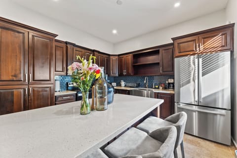 Luxury Townhome, 2 Bedrooms, Private Pool, Mountain View | Private kitchen | Full-size fridge, oven, stovetop, highchair
