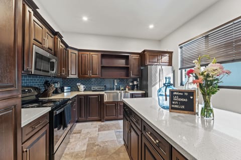 Luxury Townhome, 2 Bedrooms, Private Pool, Mountain View | Private kitchen | Full-size fridge, oven, stovetop, highchair