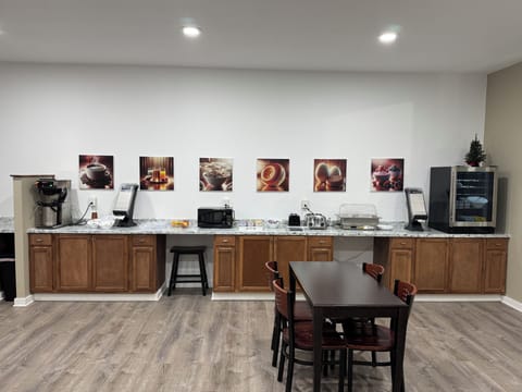 Free daily English breakfast