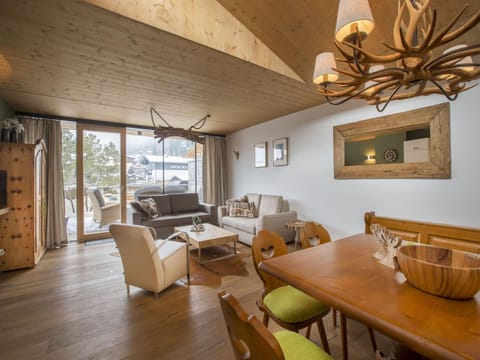 Apartment | Dining