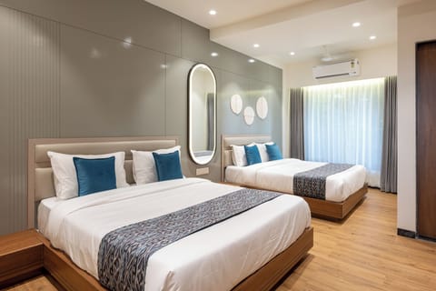 Family Quadruple Room | Hypo-allergenic bedding available, desk, WiFi (free), bed sheets