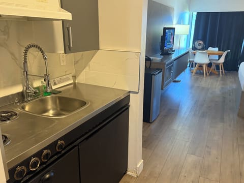 Ocean King Kitchen | Private kitchen | Fridge, microwave, coffee/tea maker