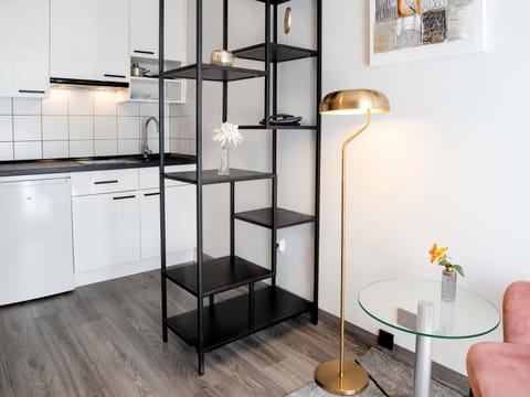 Studio, 1 Double Bed, Balcony | Hypo-allergenic bedding, desk, laptop workspace, blackout drapes