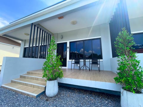 Deluxe Double Room, 2 Twin Beds | Terrace/patio