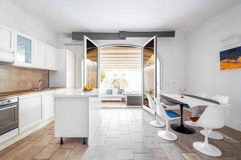 Family Studio | Living area | TV