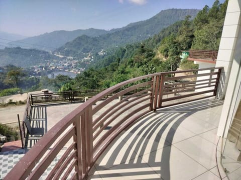 Luxury Room, Balcony, Lake View | Balcony view