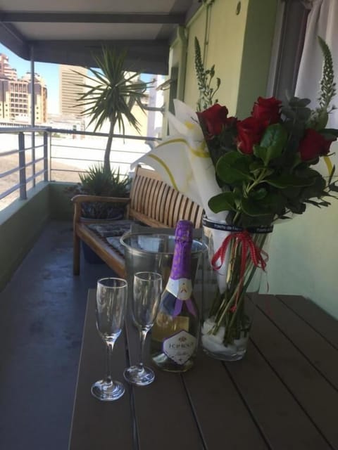 Deluxe Suite, 1 Queen Bed, Kitchenette, City View | Terrace/patio