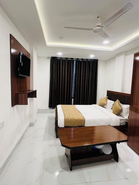 Deluxe Double Room | Laptop workspace, WiFi (free)