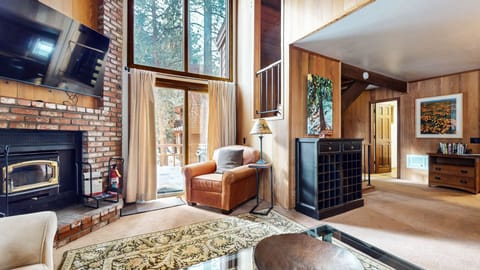 Condo, 3 Bedrooms | Living area | Smart TV