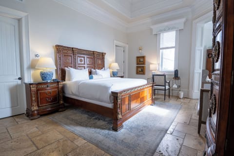 Executive Suite | Free WiFi