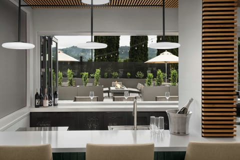 Wine bar