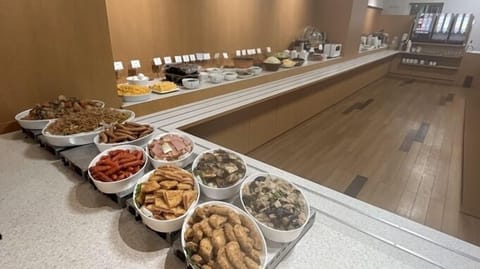 Daily buffet breakfast for a fee
