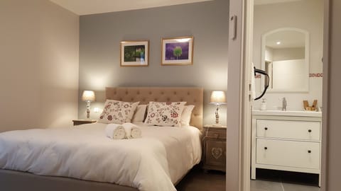 Desk, laptop workspace, free WiFi