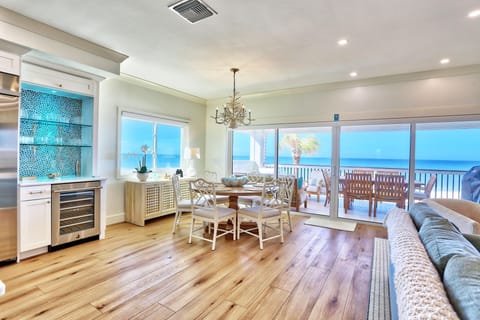 Condo, Multiple Beds (View West #1) | Living area