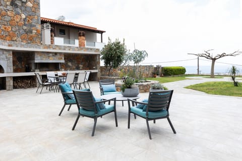 Villa | 4 bedrooms, Internet