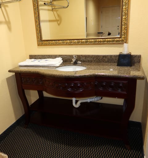 Desk, laptop workspace, free WiFi, bed sheets